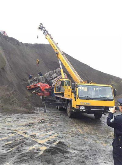 徽州区上犹道路救援